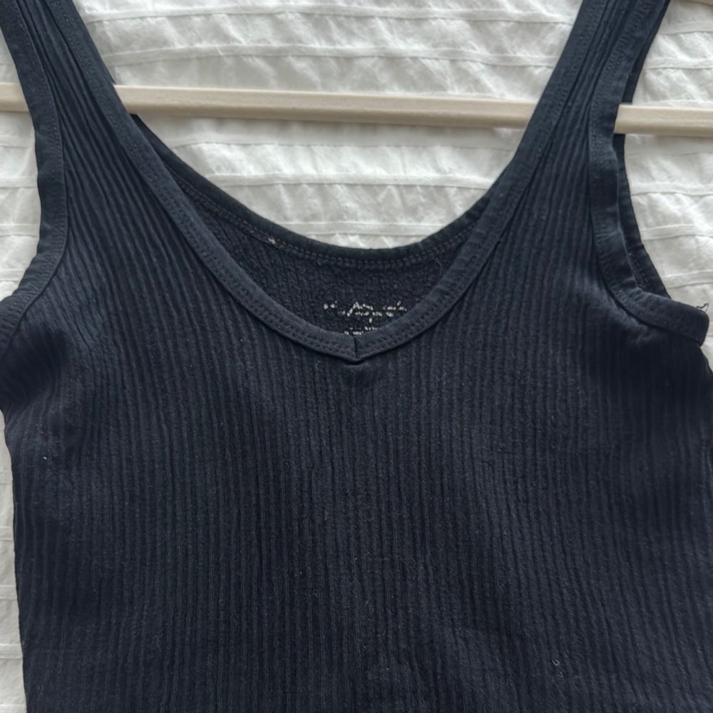 Black Ribbed Crop Top - Picture 3 of 3